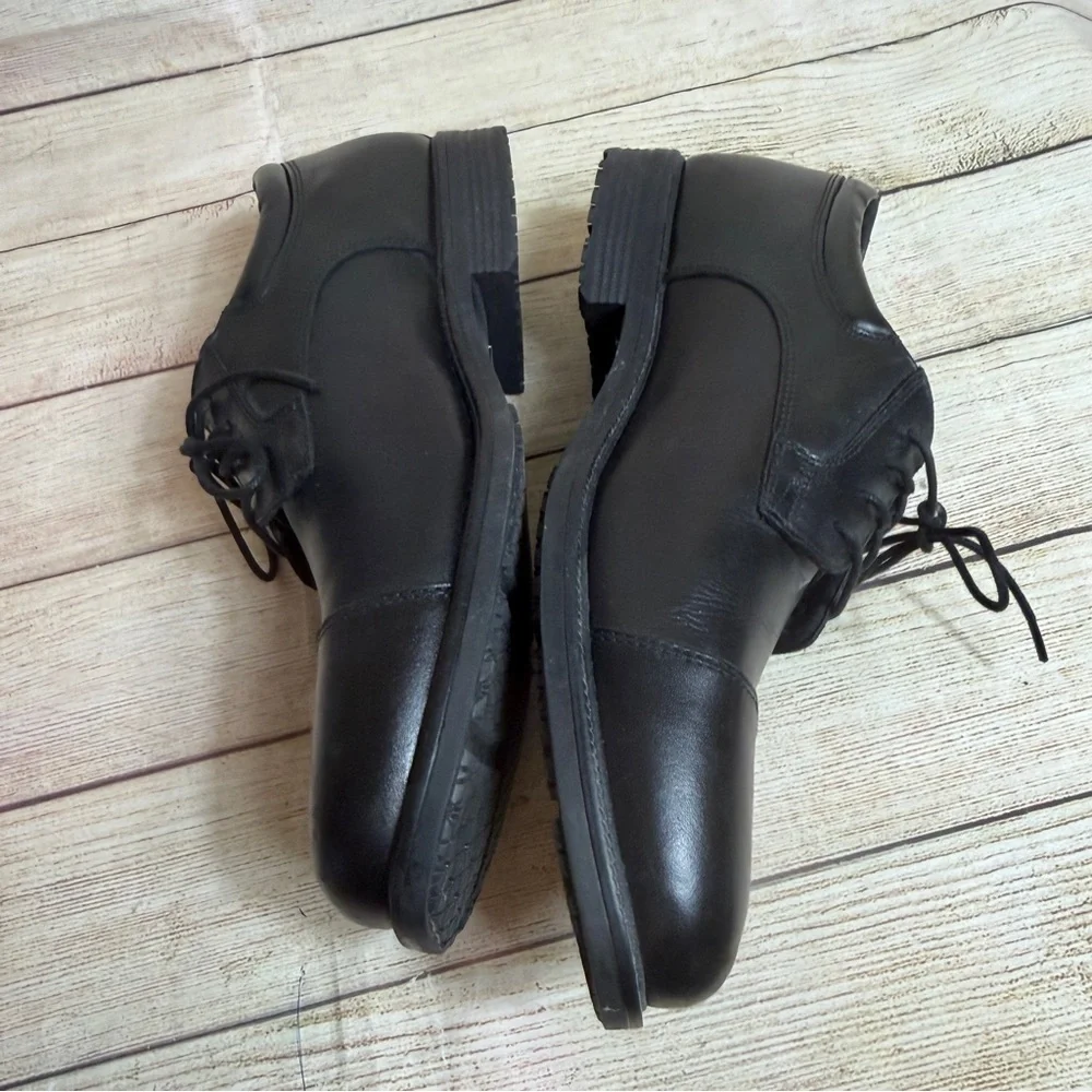 Rockport Essential Details Waterproof Cap-Toe Oxford. Black leather. Size 11.5